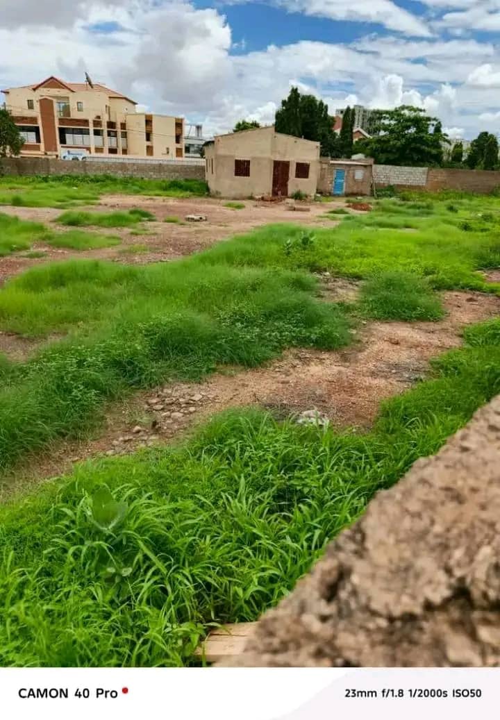 Terrain pan coupé de 2625 m² à vendre à Ouaga 2000 – Burkina Faso