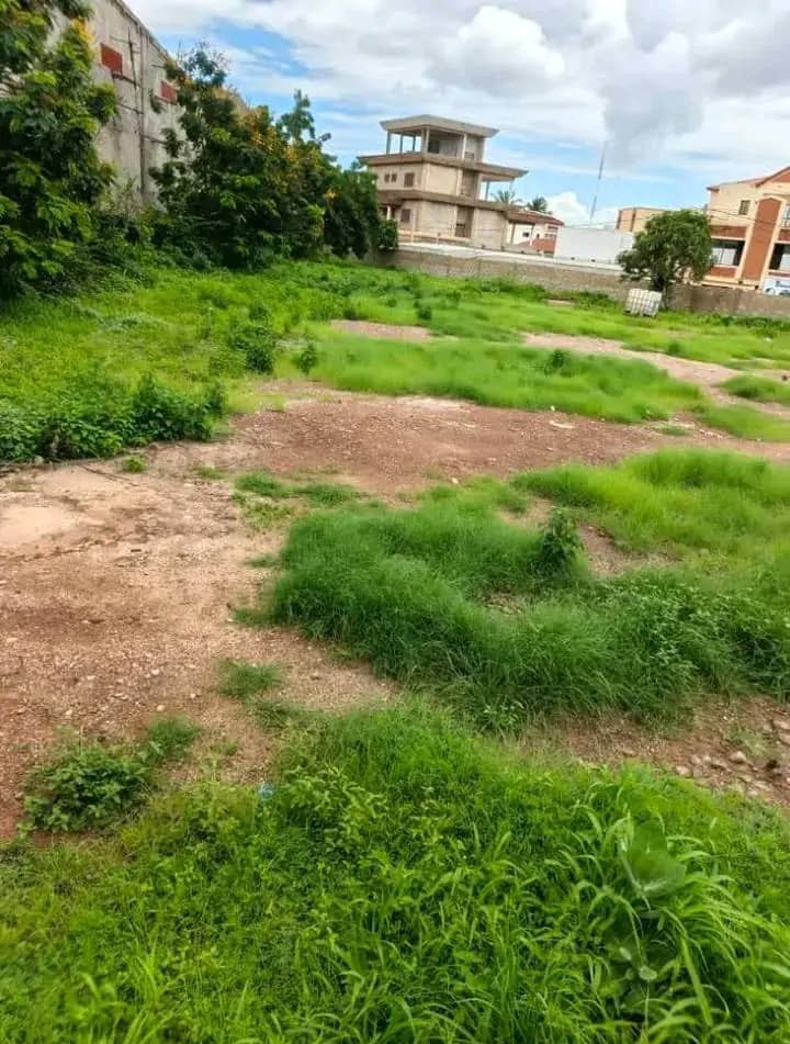 Terrain pan coupé de 2625 m² à vendre à Ouaga 2000 – Burkina Faso