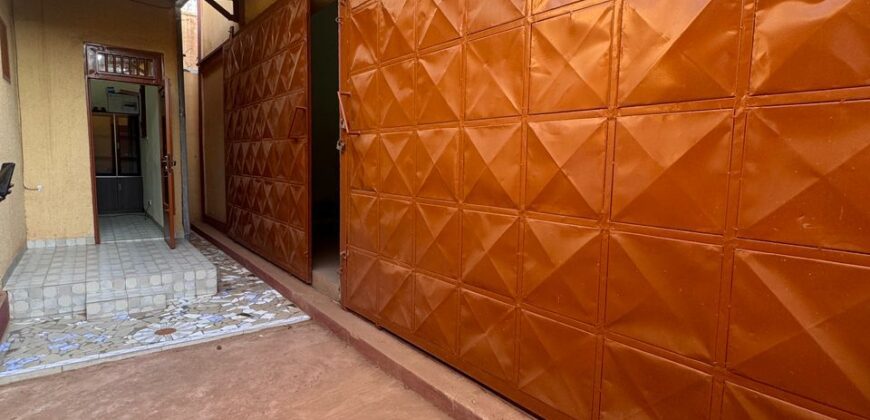 Entrepôt à louer – Paglayiri, Ouagadougou